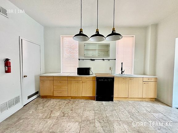2nd image of 404 W 17th St APT 1E