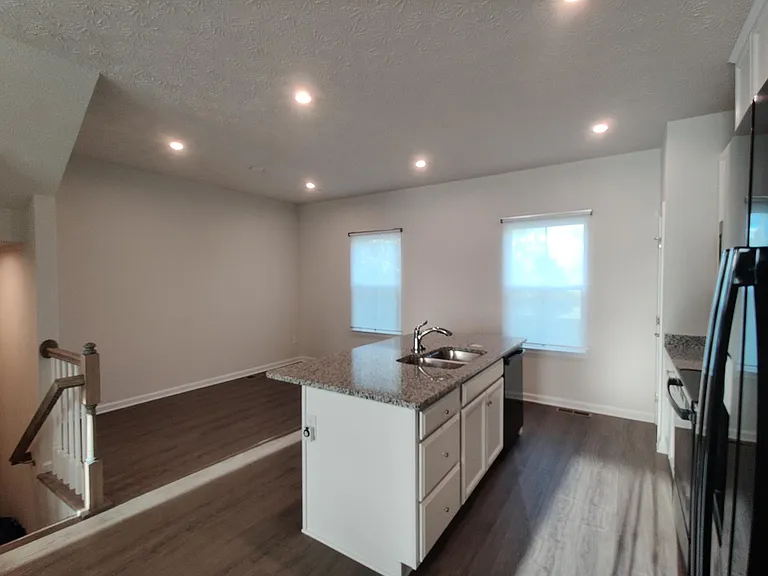 36 Wentworth Ln — Photo 14