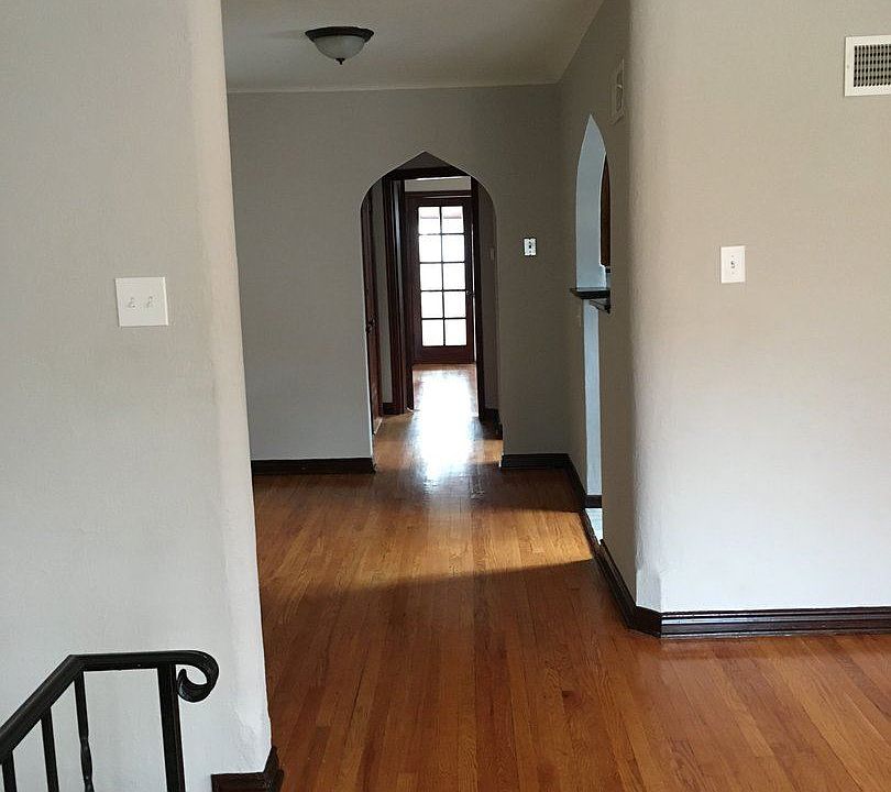 1st image of 5112-14 Jamieson Ave