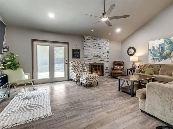 908 Ridgecrest Rd, Edmond, OK 73013