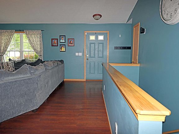 3rd image of 120 Winesap St