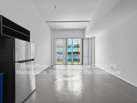 2nd image of 253 NE 2nd St APT 313