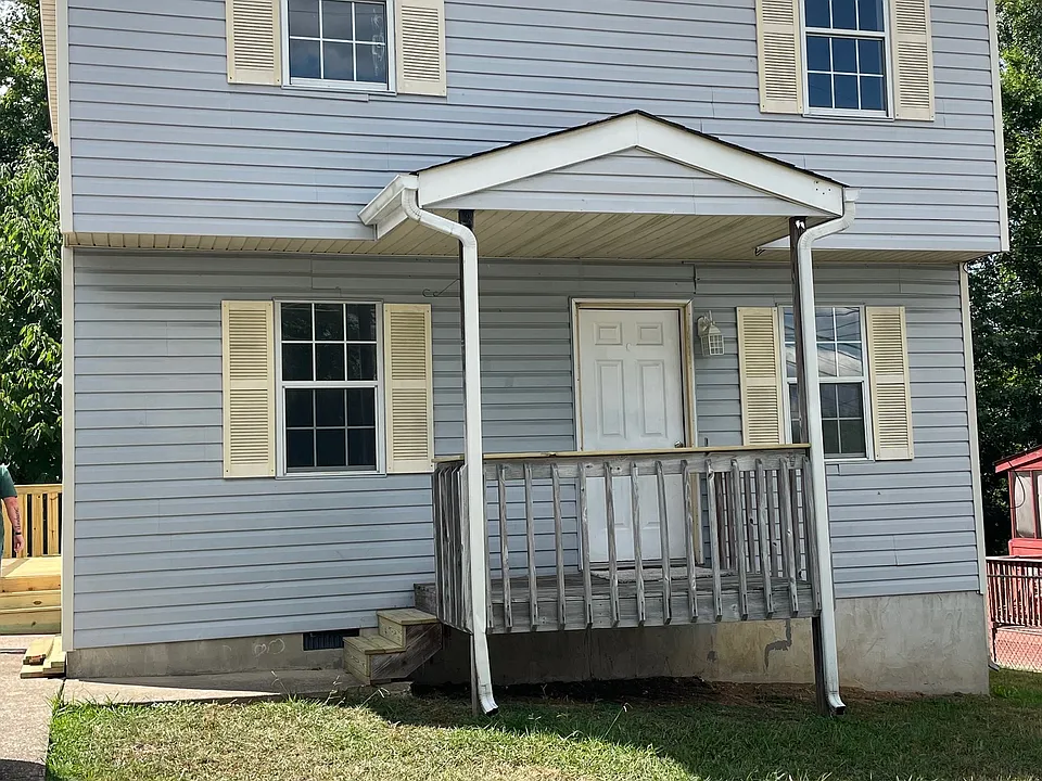 835 Aubrey Ave
