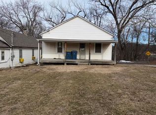 11229 Evans St, Sugar Creek, MO 64054