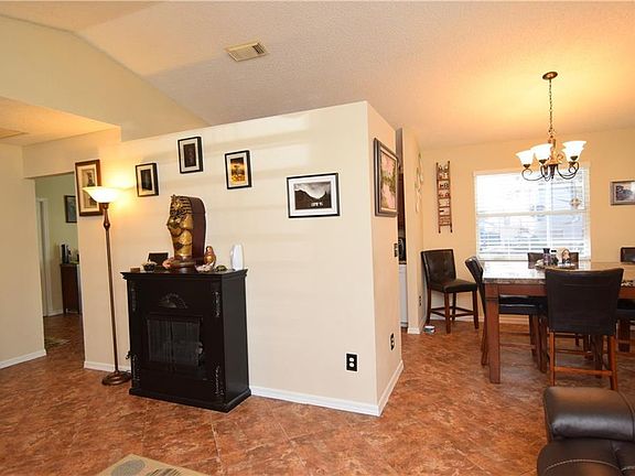 5th image of 2374 SW Kent Cir