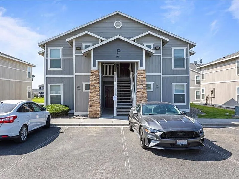 2 bed, 2.0 bath, 938 sqft, $1,450 — Photo 1