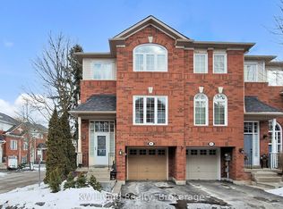 81 Mosaics Ave #62, Aurora, ON L4G7L5