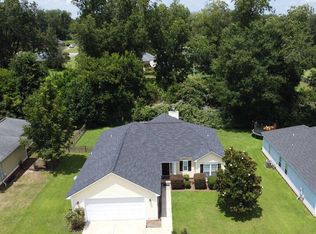 137 Hedgerow Dr, Leesburg, GA 31763