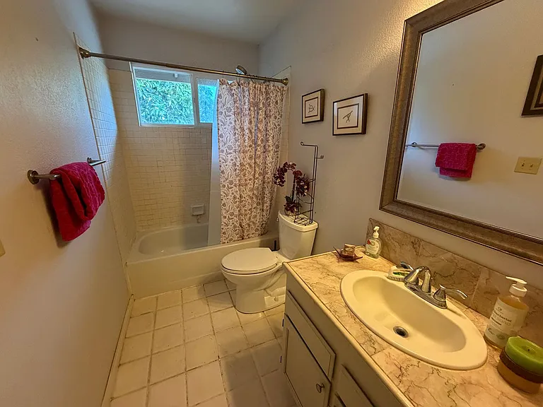 2570 Hunakai St — Photo 9
