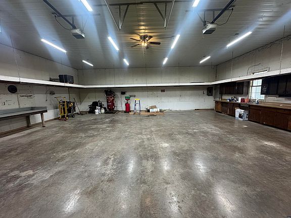 3rd image of 118 Atwill Dr
