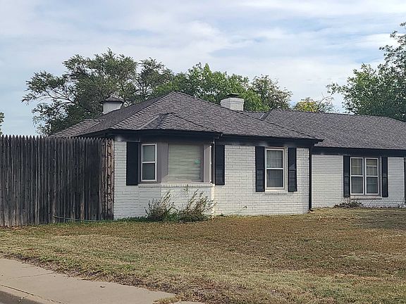 3rd image of 3501 Barclay Dr