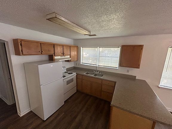5th image of 1108 Communy Ave