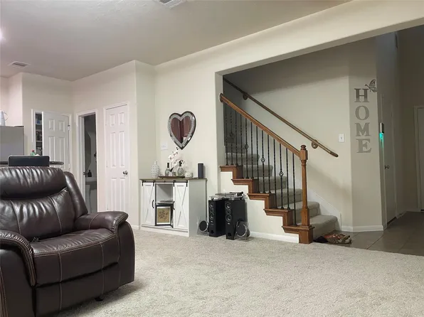14226 Silver Hollow Ln, Houston, TX 77082