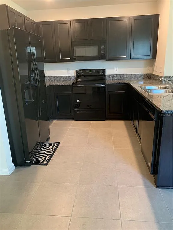 3 bed, 2.0 bath, 1516 sqft, $2,000 — Photo 4