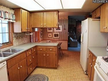 2nd image of 1160 Berwick Ln