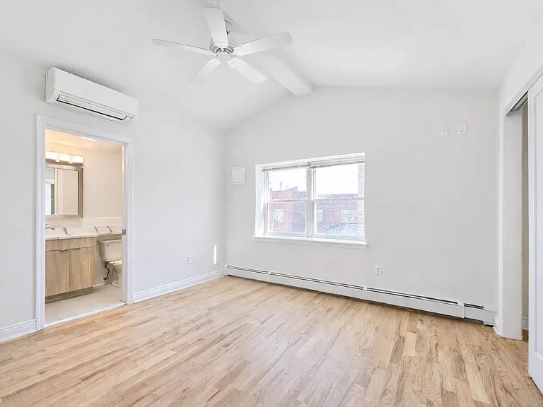 20-21 35th St #2E — Photo 3