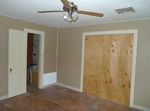 4th image of 1909 Avenue G