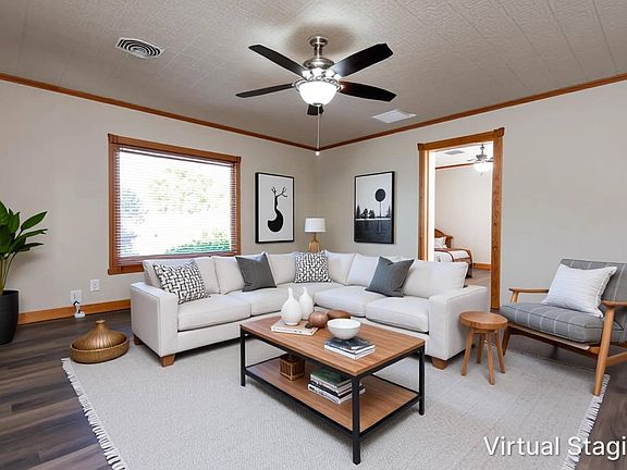 3rd image of 2306 N Farmer Avenue