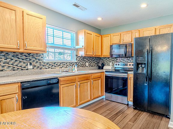 2nd image of 5011 NW Tenwood Dr