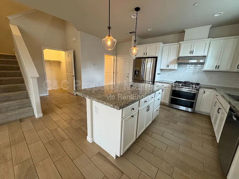 14826 Kit Carson Dr — Photo 3