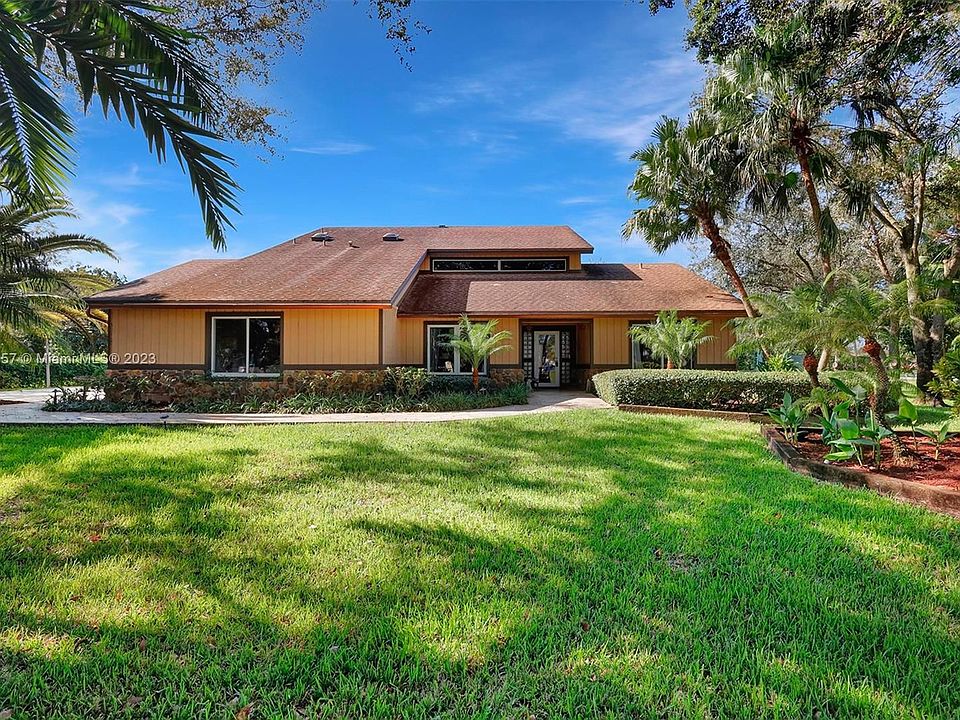 1st image of 2851 SW 141st Ter