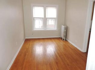 1366 W Estes Ave #2, Chicago, IL 60626