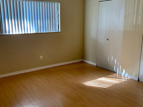 5th image of 725 Northlake 26 Blvd