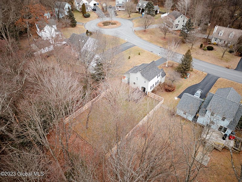 3rd image of 33 Kings Mills Road