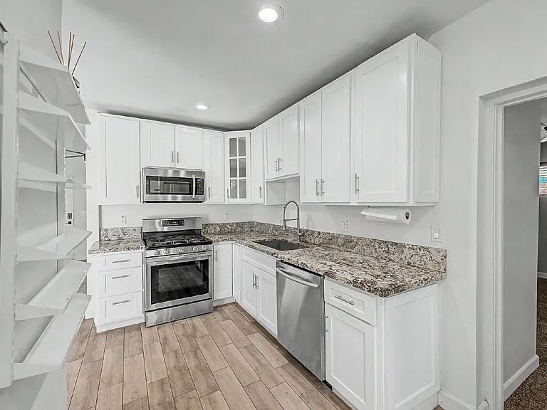 3026 N 27th St — Photo 11