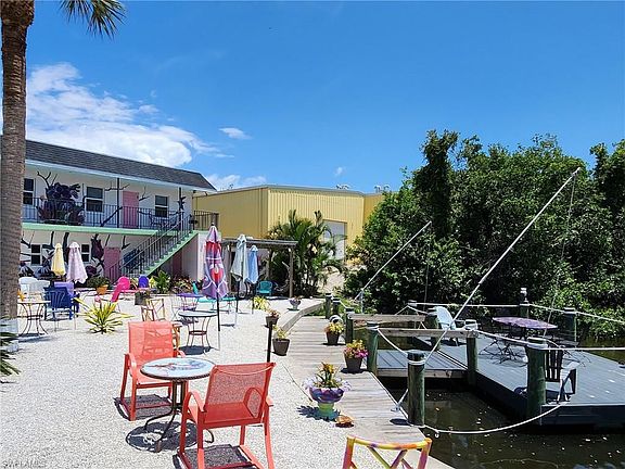 3rd image of 3200 Bayshore Dr #1
