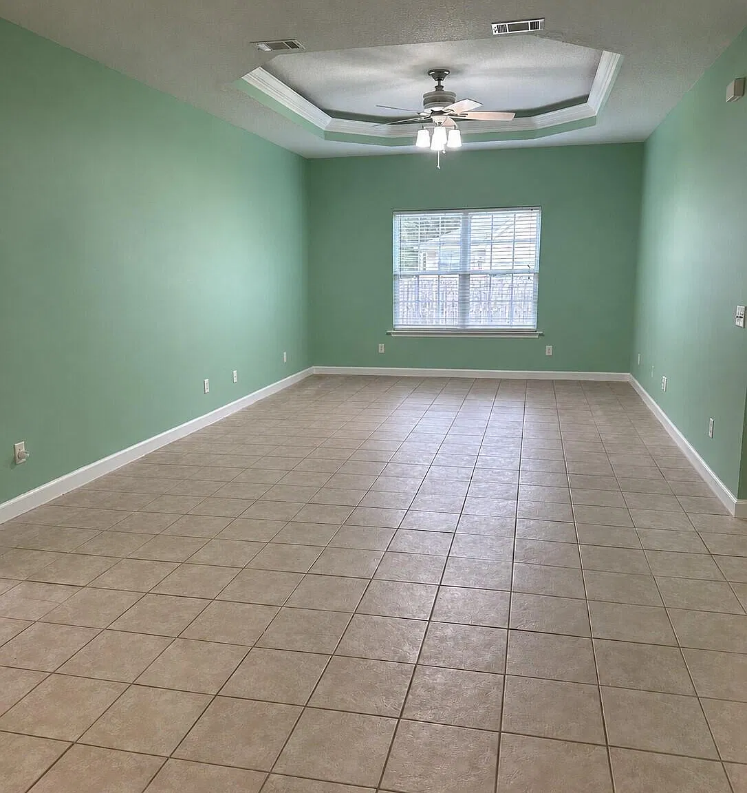 3 bed, 2.0 bath, 1133 sqft, $2,000 — Photo 1