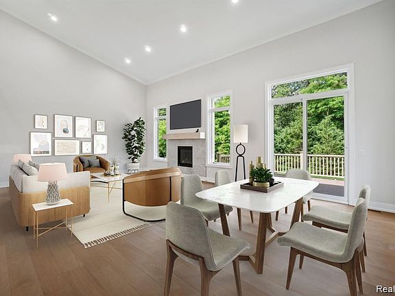 2nd image of 20249 Beacon Way