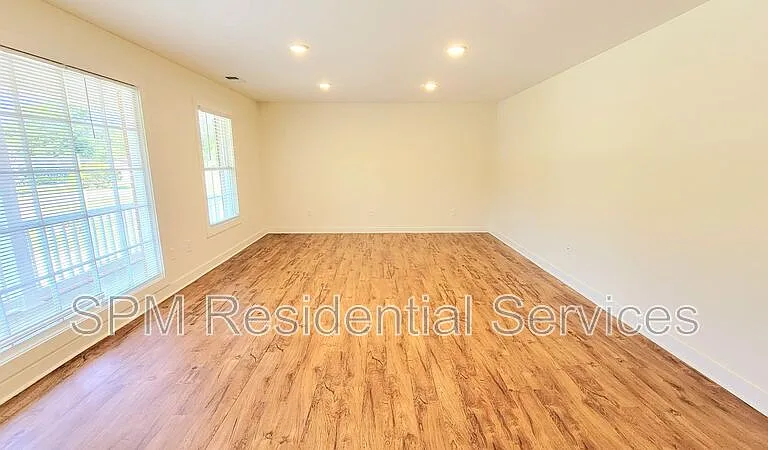 5013 Pine Needle Dr — Photo 3