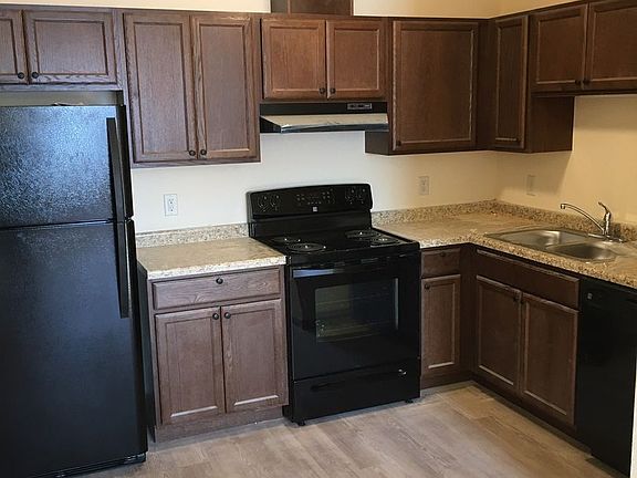 4th image of 580-588-596 Birchcrest Ln #596-303