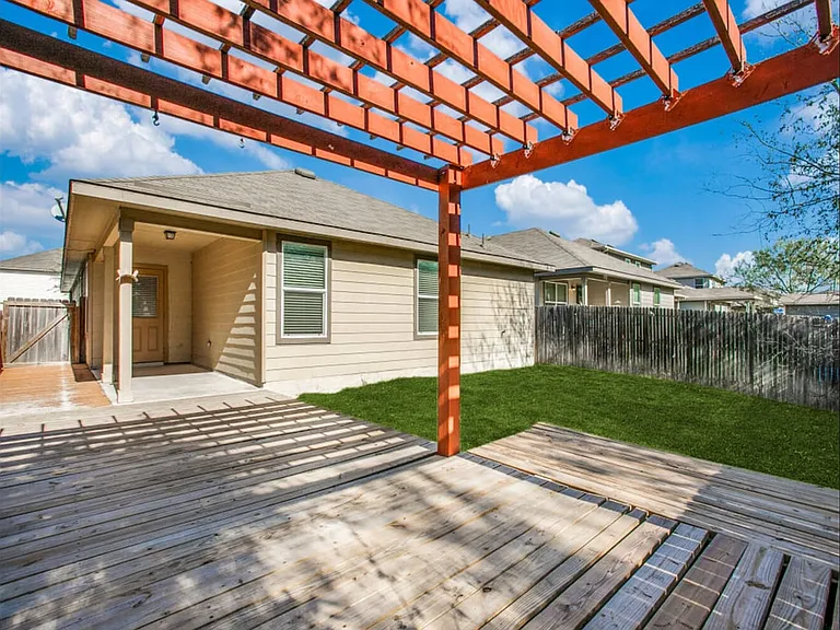 5610 Medina Farm — Photo 13