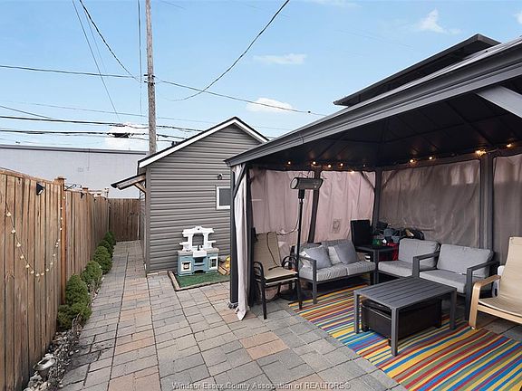 5th image of 1282 Monmouth Rd