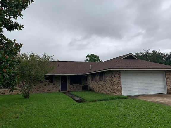 2nd image of 77 Fleetwood Dr