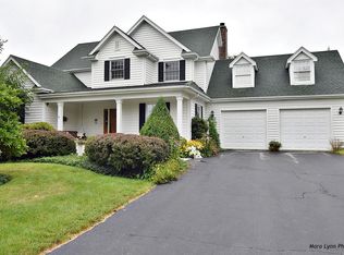 39W573 Carl Sandburg Rd, Saint Charles, IL 60175