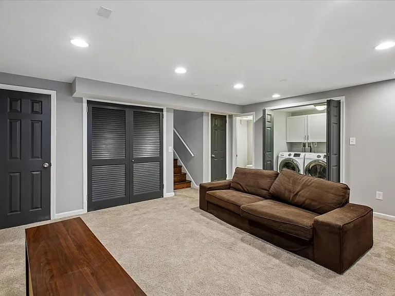 3801 Denfeld Ave — Photo 24