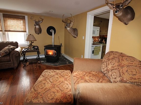 4th image of 917 Fairview Lake Ln W