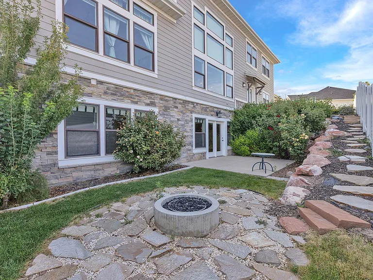 910 S Pace Pl — Photo 57