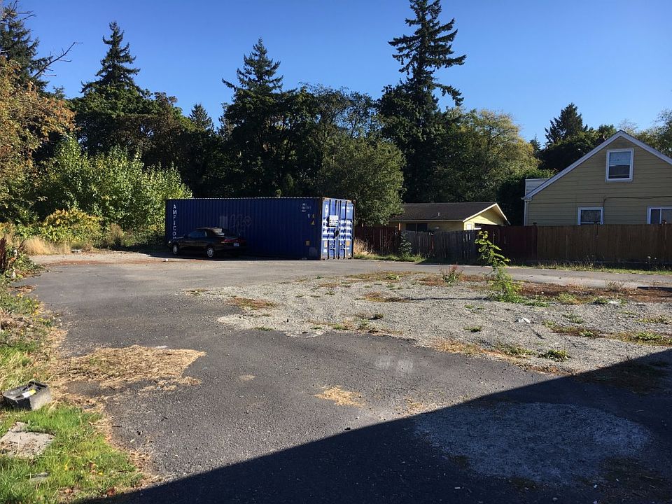 1st image of 3579 E Portland Ave