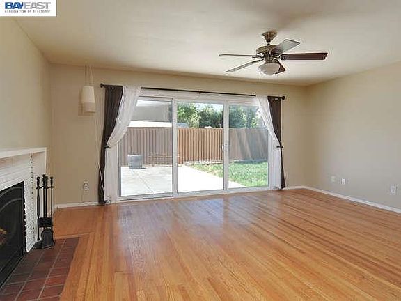3rd image of 26233 Coleman Ave