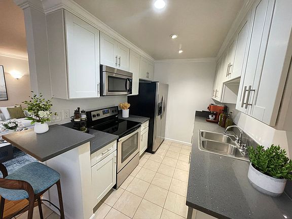 3rd image of 9612 Lucerne Ave #102