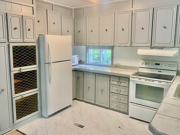 4th image of 862 Mayhew Turnpike #16