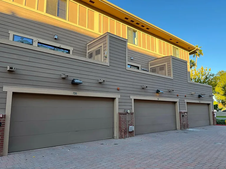 718 S Beck Ave — Photo 4