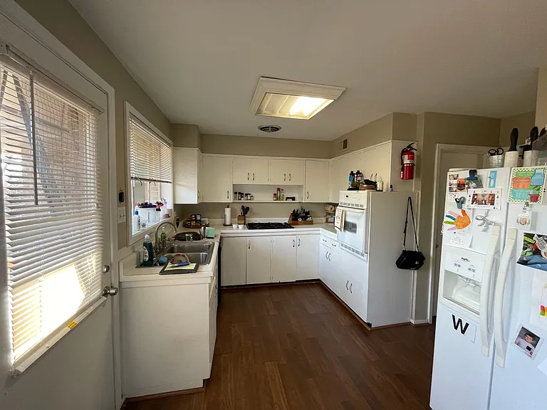 2140 White Way — Photo 2