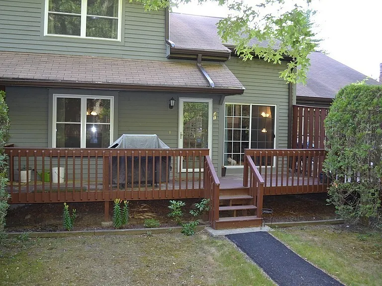 31 E Bluff Rd #31 — Photo 25