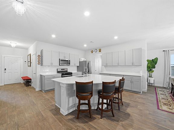 4th image of 318 Merriman Rd