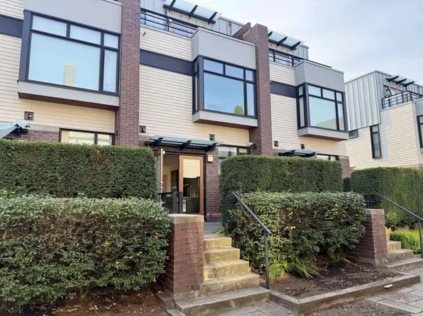 6180 Oak St, Vancouver, BC V6M 2W2